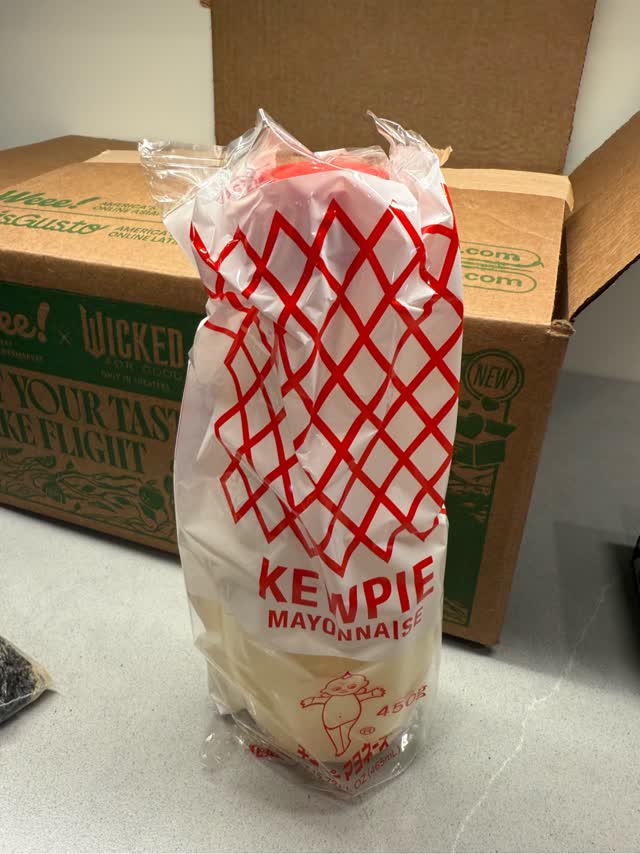 Kewpieさま これってキユーピーの偽物？ : r/JapaneseFood